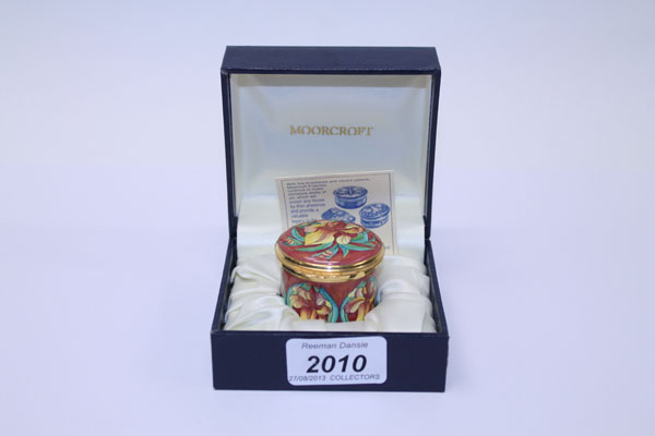 Moorcroft enamel pill box, boxed CONDITION REPORT Very good condition. 1st quality