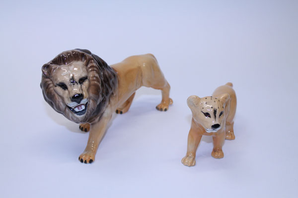 Beswick lion and Beswick lion cub (2)