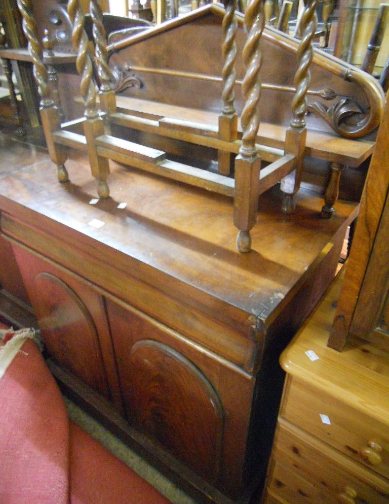 A 3’6” Victorian chiffonier with shelf to back and frieze drawer over a pair of panelled cupboard