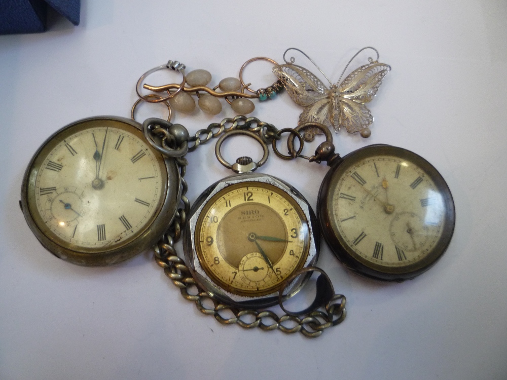 FOUR MIXED RINGS, brooch and three pocket watches (7)