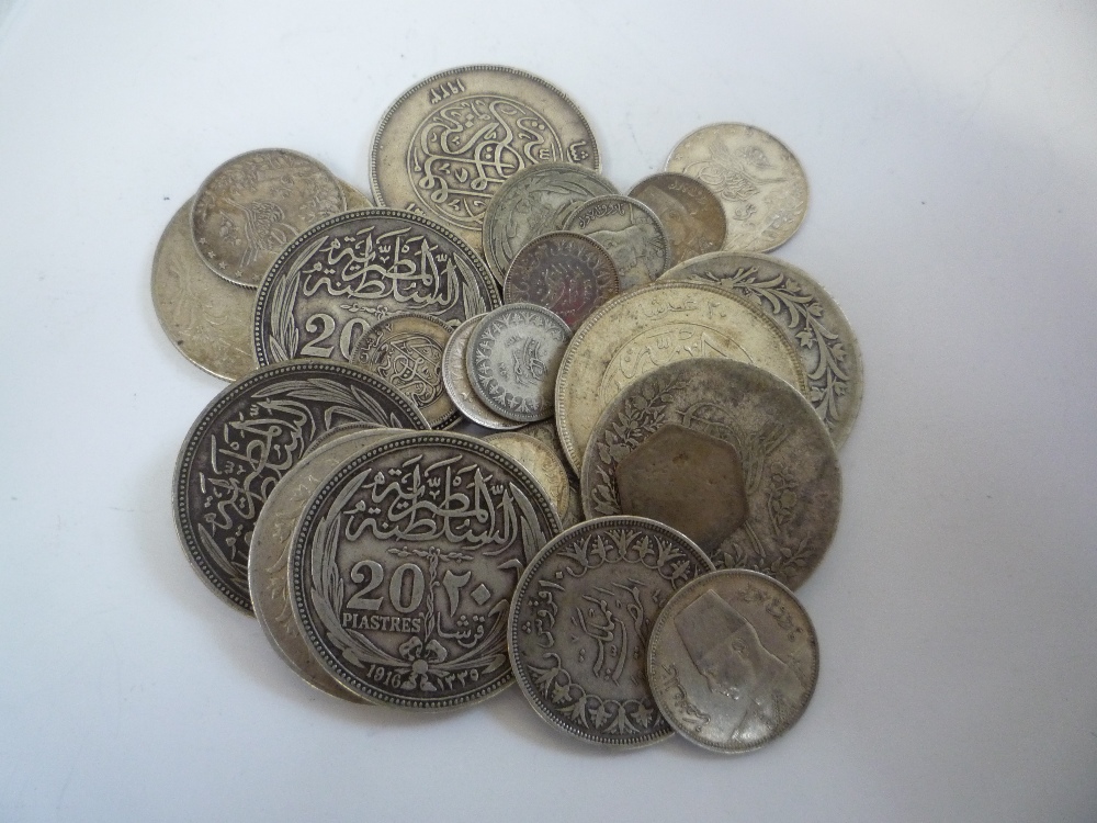 A PARCEL CONTAINING A RANGE OF EGYPTIAN SILVER COINS, including 20 Qirsh (1903 W) x2, 20 Qirsh (1911