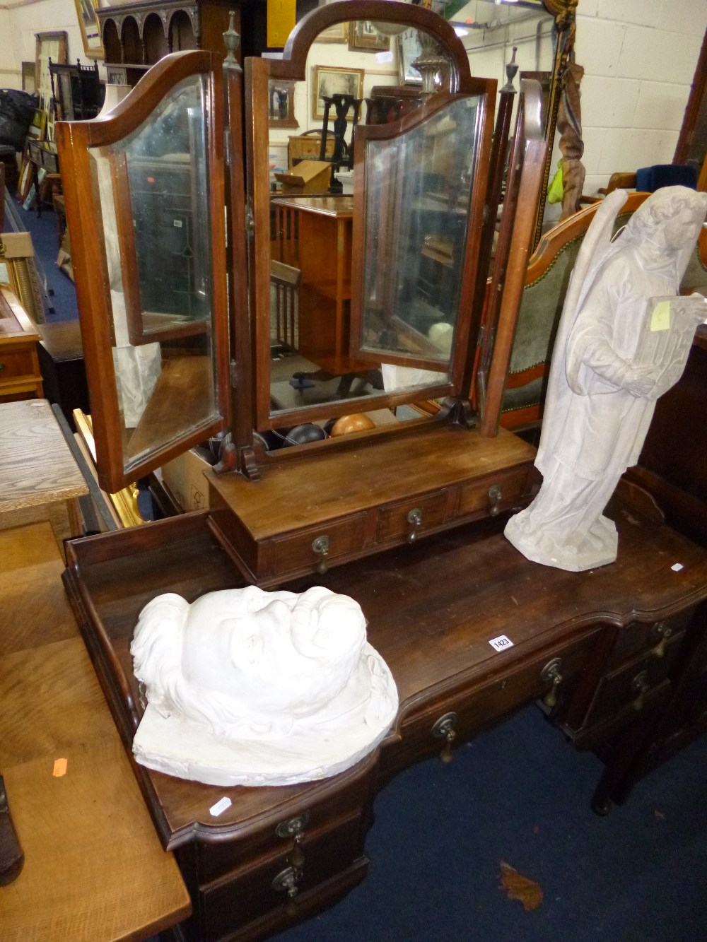 A DRESSING TABLE, with separate triple mirror (2)