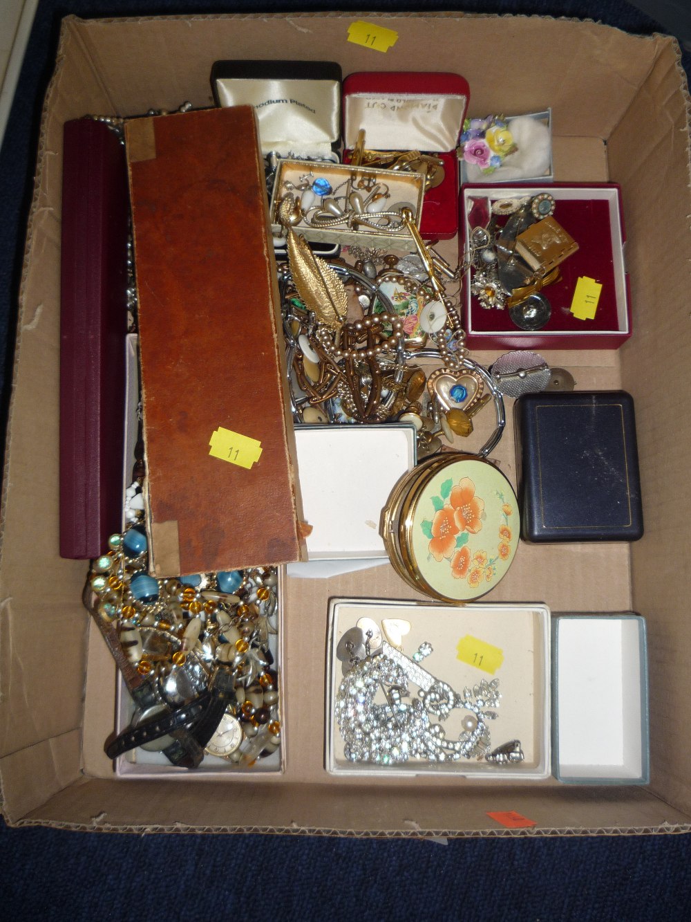A TRAY OF COSTUME JEWELLERY