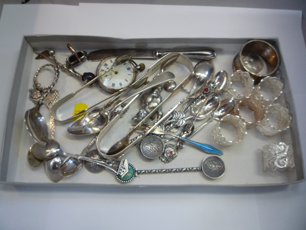 A MIXED TRAY OF SILVER ETC