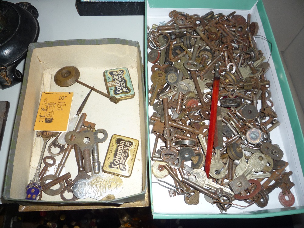 TWO TRAYS OF KEYS ETC