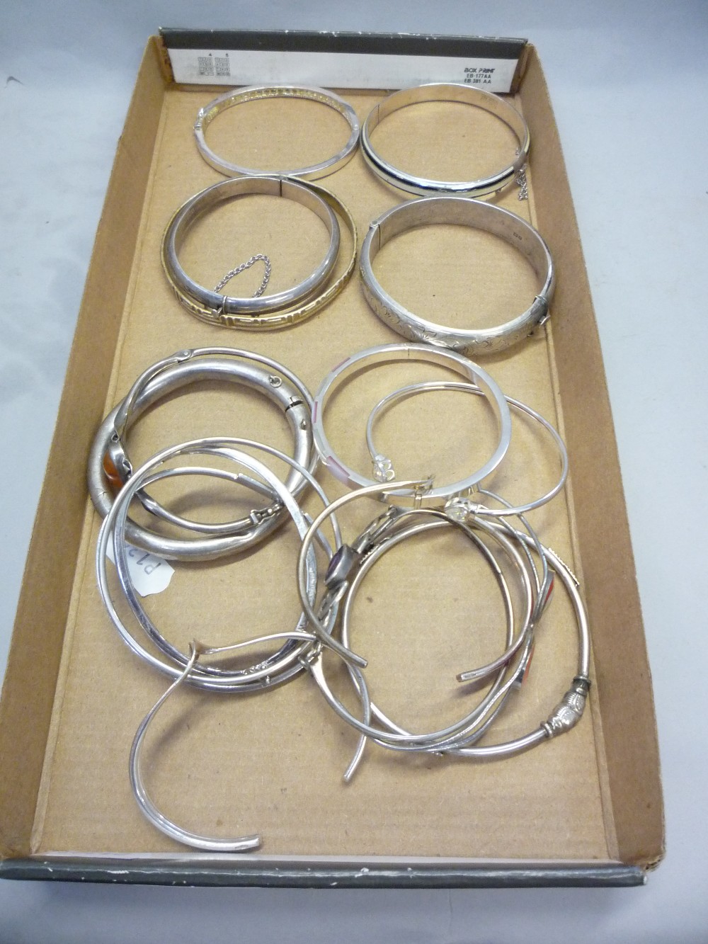 VARIOUS SILVER BANGLES ETC, (17)