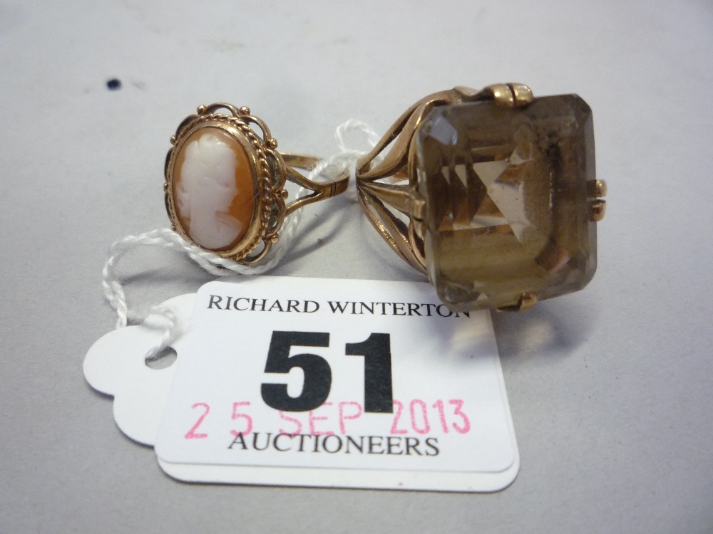 A 9CT SMOKEY QUARTZ GENTS RING, and a 9ct cameo ring (2)
