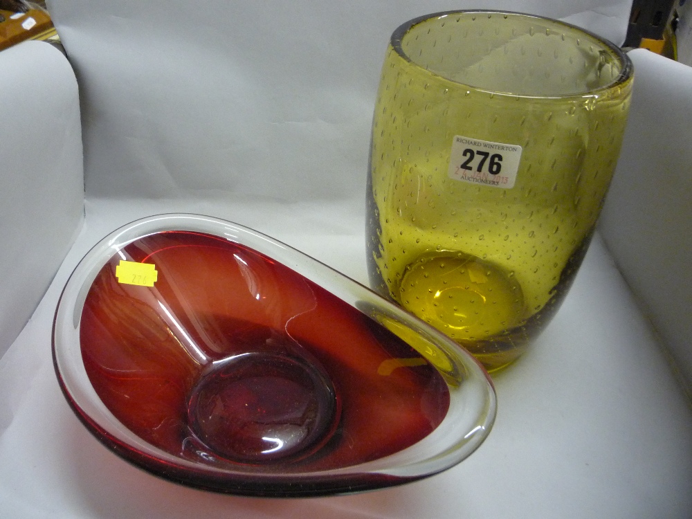 An amber bubble vase and a red bowl (2)