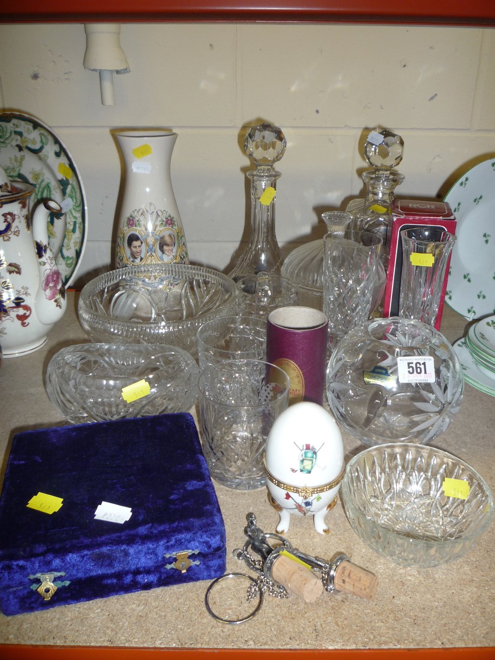 Various pieces of glass, ceramics etc