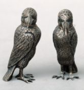 A pair of silver bird form pepperettes Each naturalistically modelled and stamped Sterling. 9 cms
