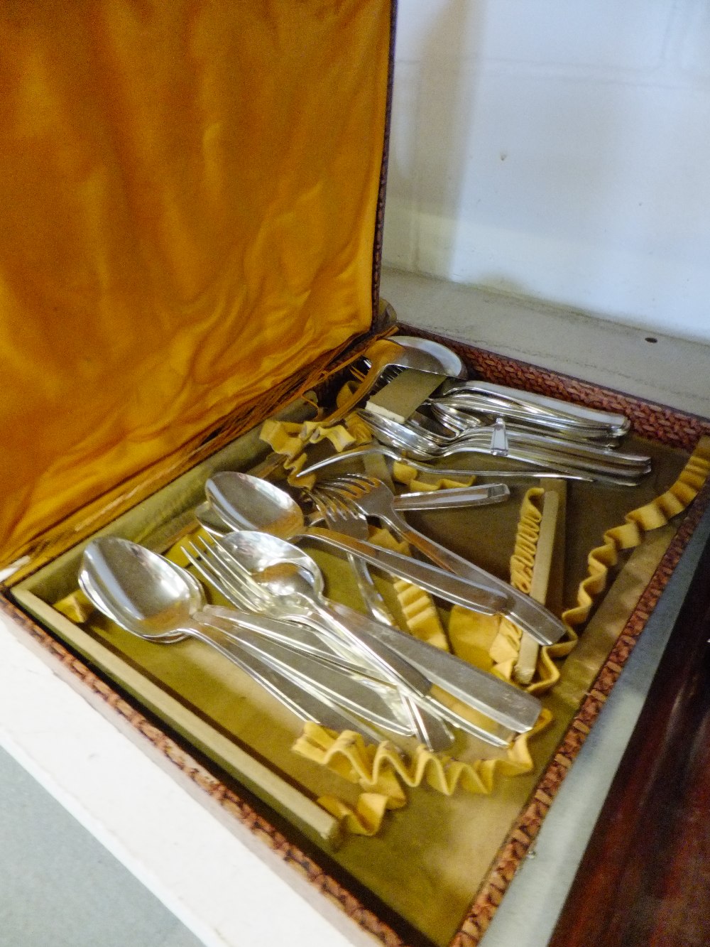 A mixed selection of cutlery