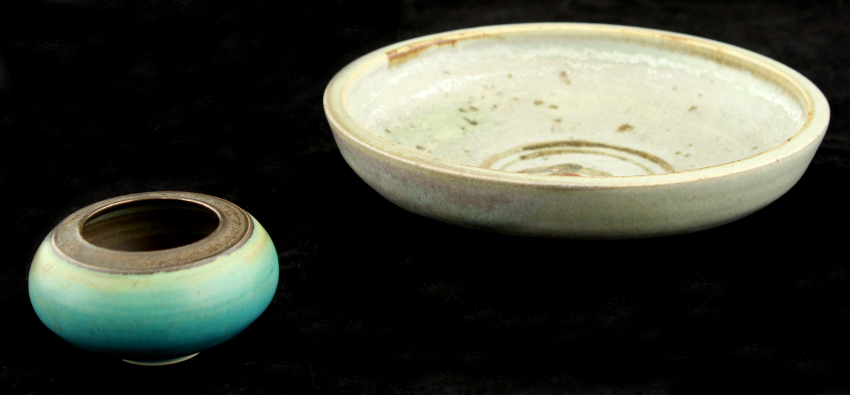 Property of a deceased estate - a studio pottery shallow bowl, signed `M M`, 8.35ins. (21.2cms.)