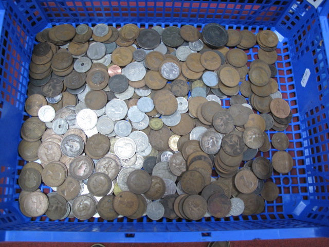 A Tray of Assorted GB and Foreign Base Metal Coins.