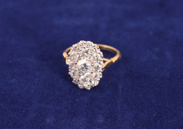 18 ct. white gold diamond ring, ring total of 2.1 ct.