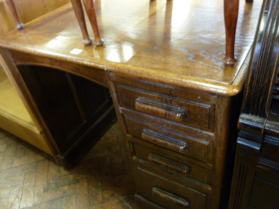 Oak desk  - M.W. Edgley, Fleet St., London