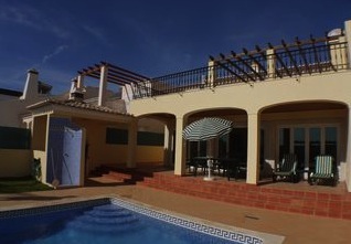 Vilamoura, Luxury ‘Villa Carol Ann’. You and 5 guests can enjoy a week in the luxury ‘Villa Carol
