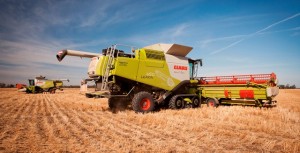 Drive a £350,000 Combine Harvester.  A day at Hall Farm, Suffolk, learning to drive a £350,000 Claas
