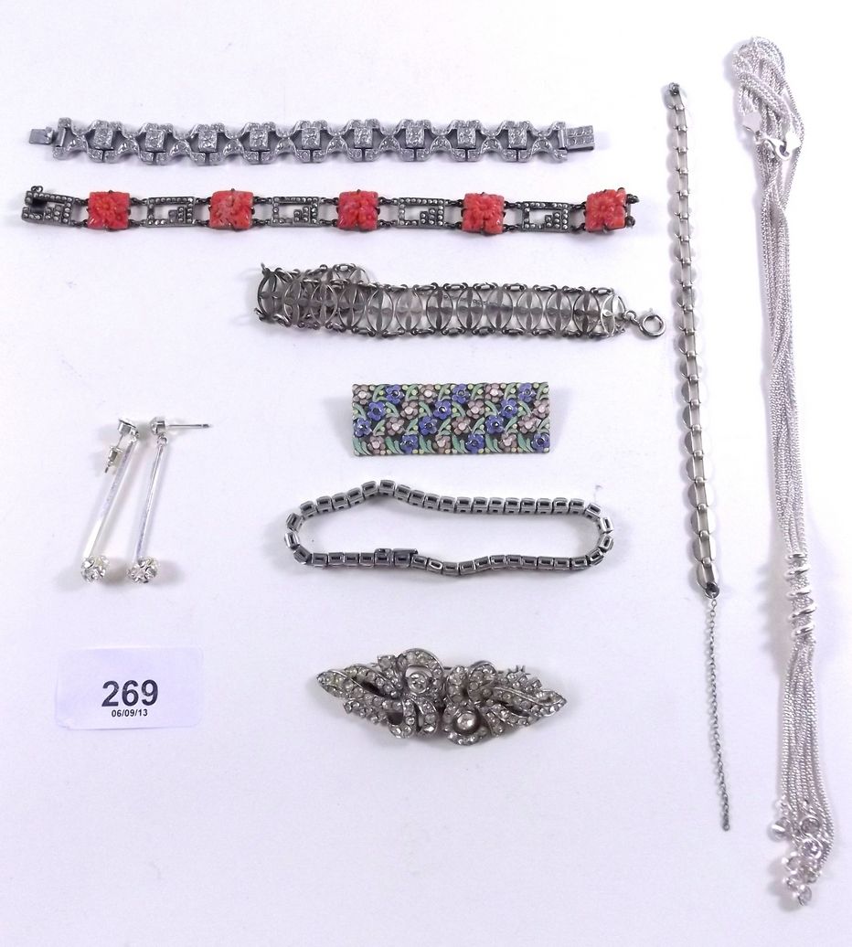 A selection of Art Deco and other costume and silver jewellery