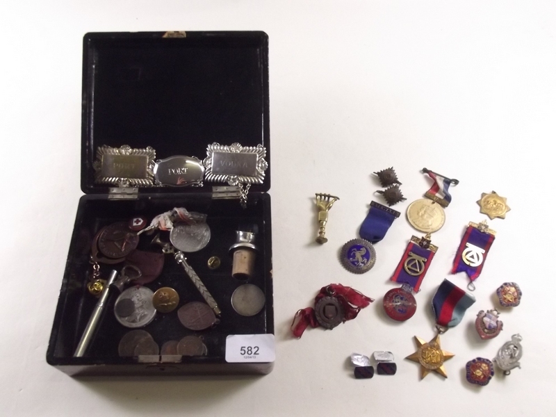 A Japanese lacquer box, WWII medal and other collectables