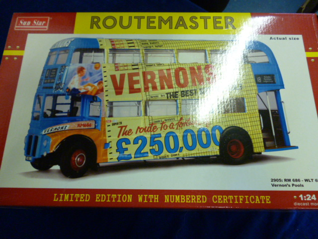 Sun Star 1:24 Routemaster `Vernon`s Pools`, 2905, limited edition 0923/2999, RM 686-WLT 686, in