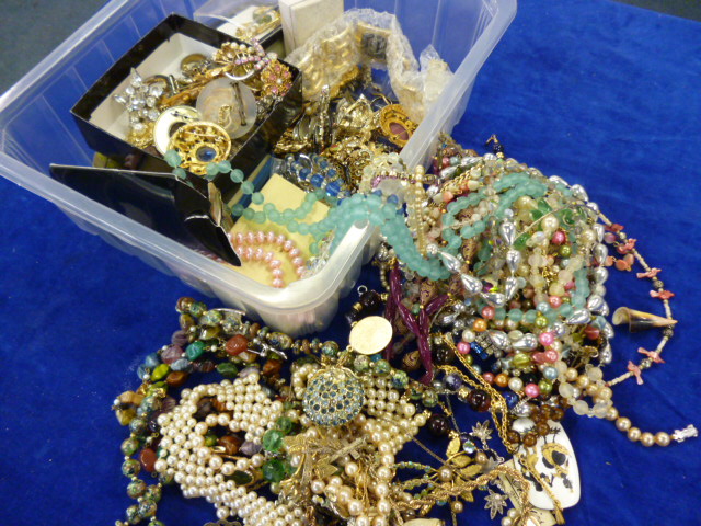 A collection of costume jewellery together with a cased silver thimble and a silver and enamel