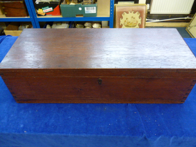An oak box with carrying handles, with hinged lid revealing two fitted drawers (1)