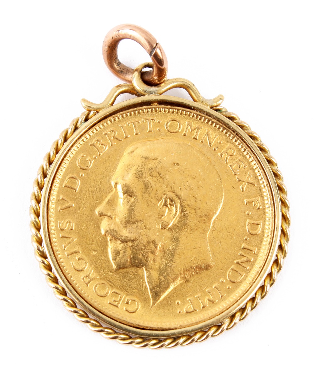 A George V full sovereign, in 9ct gold pendant mount, dated 1911, approx. 10.5g