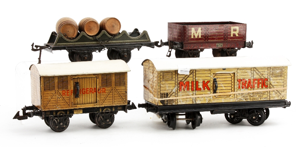 Bing 0 Gauge Rolling stock: 8-wheel Milk Traffic, Milk traffic (2), Refrigerator Van, MR open,