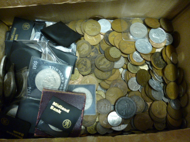 A collection of British and World loose coins, together with a quantity of modern crowns (Qty) NO