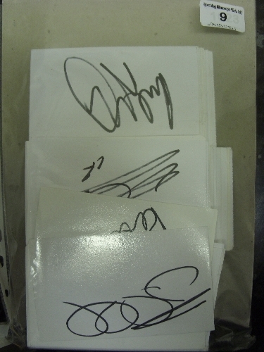 Autographs, a collection of 531 signed white cards, all with original signatures, all players played