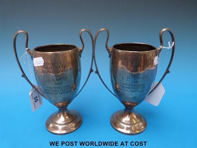 A pair of silver trophies (Ldn) approx 400g