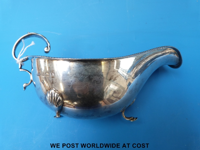 A silver sauce boat (B'ham 1925) weight 100g