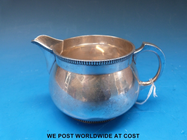 Silver cream jug by Mappin & Webb (Sheffield - 210g)