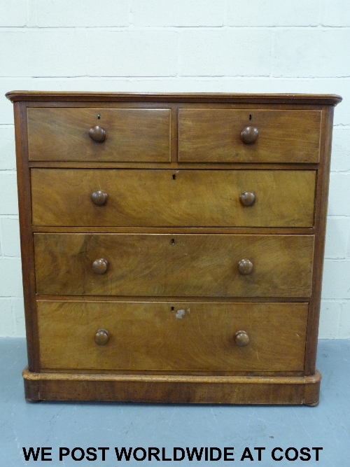 Victorian mahogany chest of five drawers (two over three) with turned handles and oak lined drawers