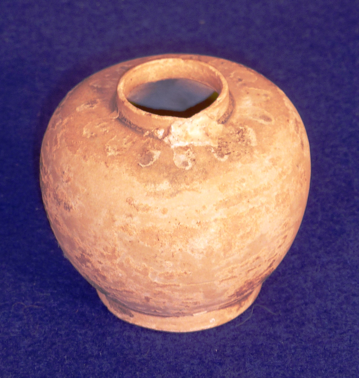 Ming Dynasty (1368 - 1644), Hoi An Hoard, a small Pot, the body with glazed deterioration consistent