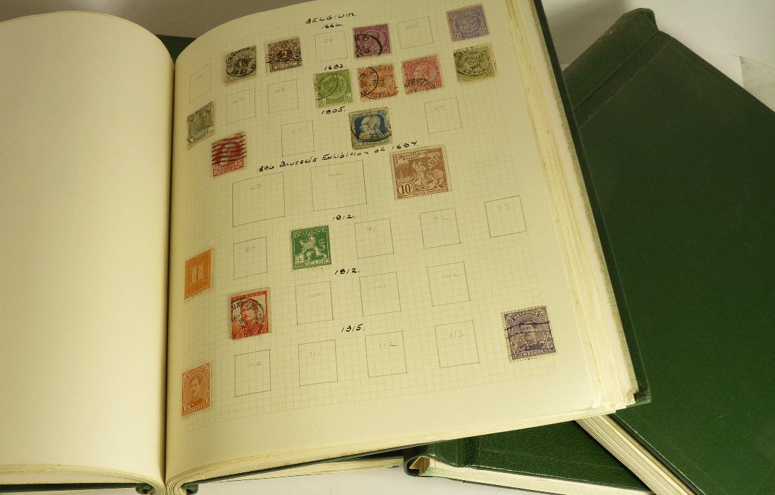 Foreign countries collection in 5 green springback albums, with Austria, Belgium, China, Denmark,