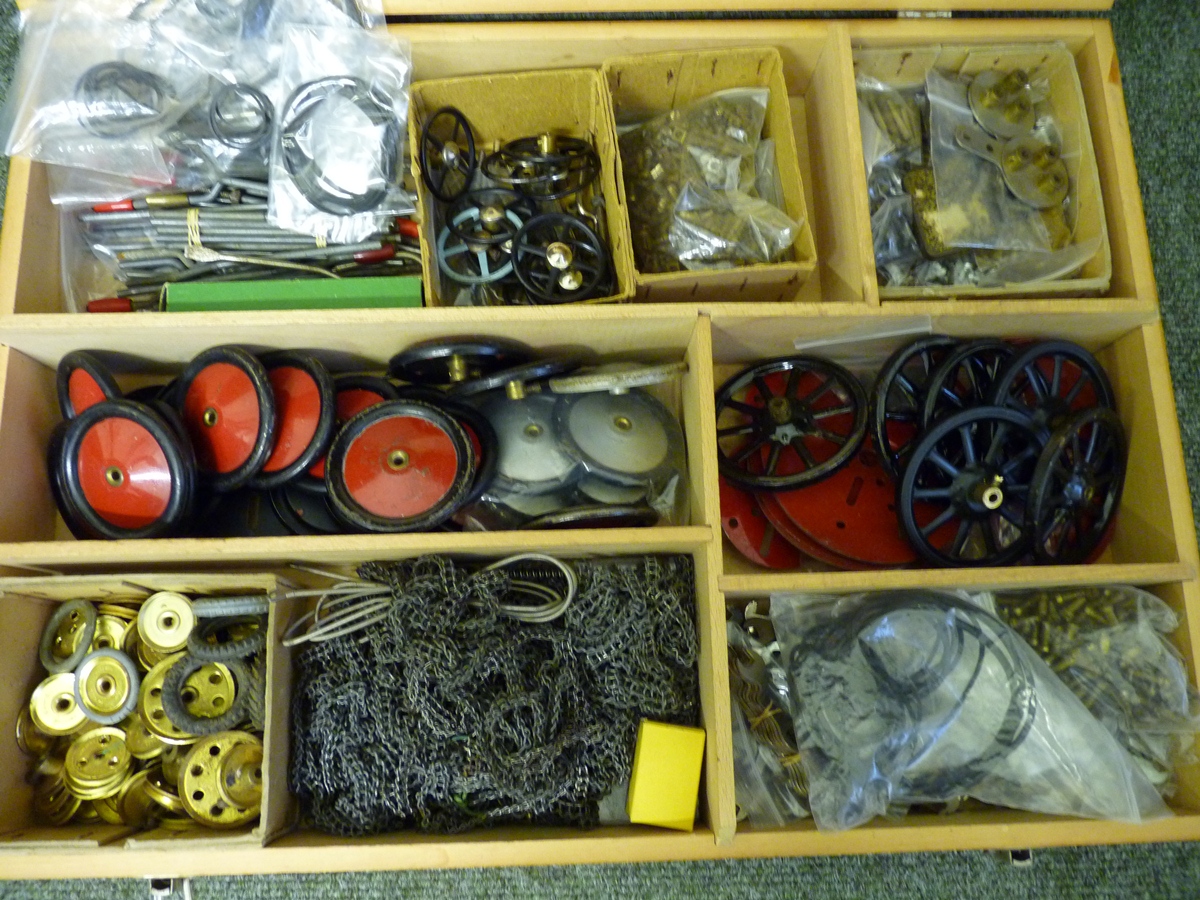 MECCANO - mixed items including spoked and solid wheels, steering wheels, chains, screws, rods,