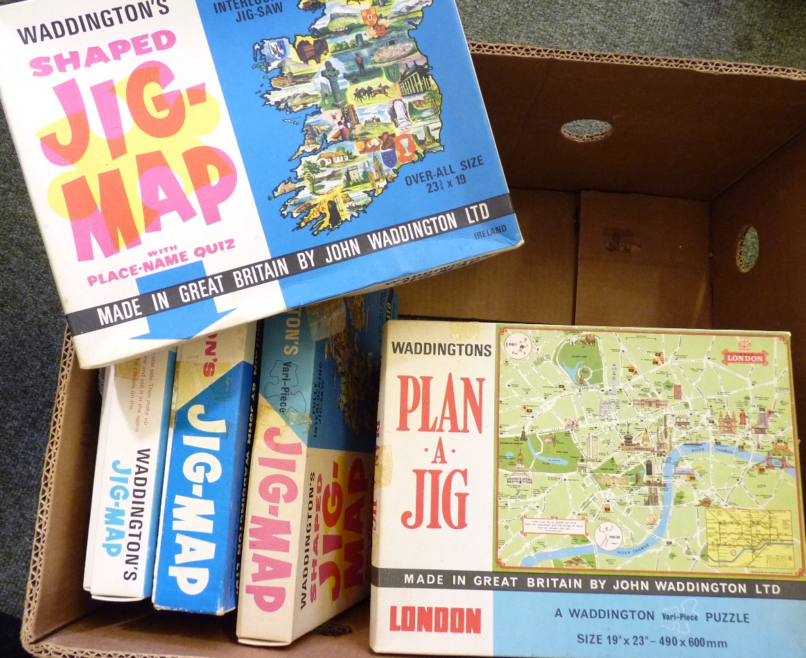 Nine boxed Waddingtons Jig Maps (9)