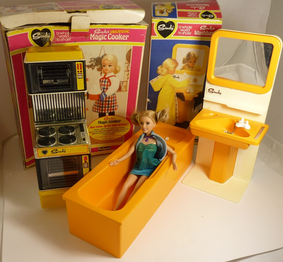 Sindy - Washbasin in box; Magic Cooker in box; an unboxed bath and an associated vinyl doll