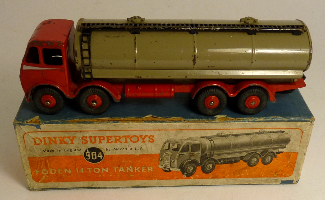 DINKY SUPERTOYS - 504 Foden 14 Ton Tanker, red/fawn, first type cab, in box ++lorry fair, box fair/