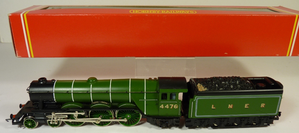 HORNBY RAILWAYS - R042 LNER 4-6-2 loco Royal Lancer no.4476, green, boxed ++loco near mint, box good
