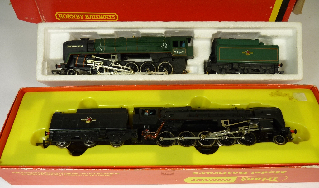 TRIANG HORNBY - BR 2-10-0 loco Evening Star no.92220, green in Hornby box together with a "Black