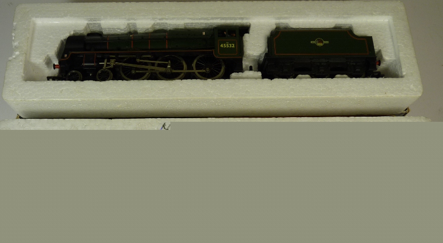 MAINLINE - BR 4-6-0 Standard Class 4 loco no.75006, black, boxed and BR 4-6-0 Patriot Illustrious