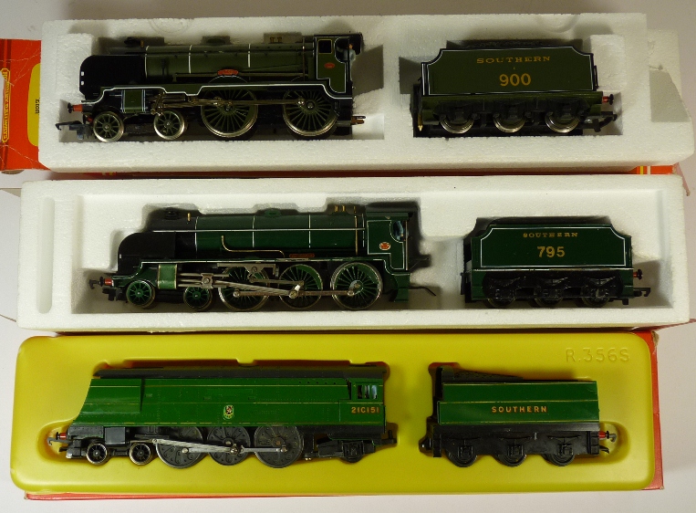 HORNBY RAILWAYS - R817 Southern 4-4-0 loco Eton no.900, olive, boxed; R154 Southern 4-6-0 loco no.