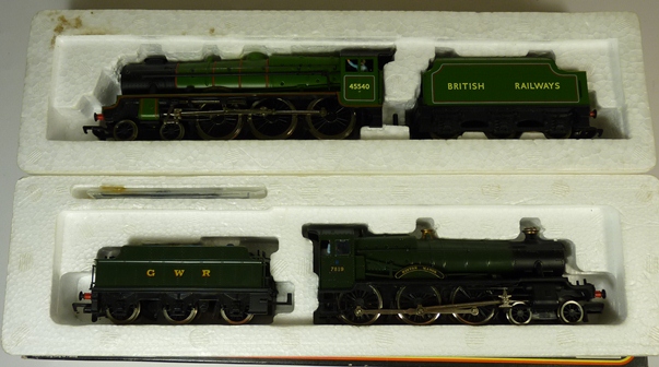 MAINLINE - GWR 4-6-0 Manor Class loco Hinton Manor no.7819, green, boxed and BR 4-6-0 Rebuilt