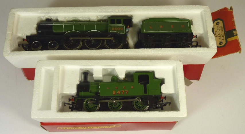 HORNBY RAILWAYS - R150 LNER 4-6-2 loco no.8509, green, boxed and R252 LNER J83 class 0-6-0T no.8477,