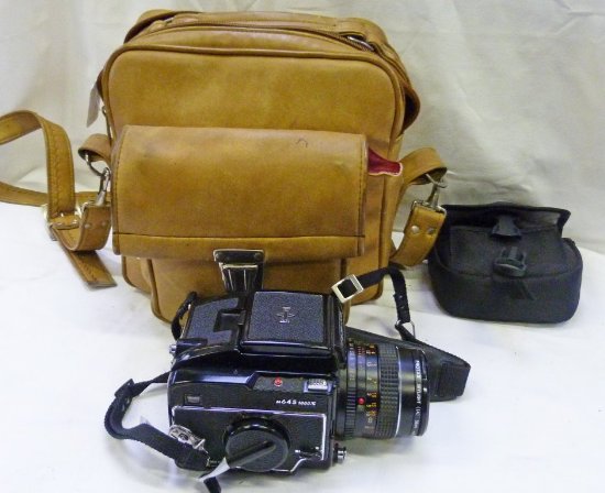 MAMIYA M645 1000 S PROFESSIONAL CAMERA WITH MAMIYA-SEKOR 80MM LENS IN A PADDED CAMERA BAG