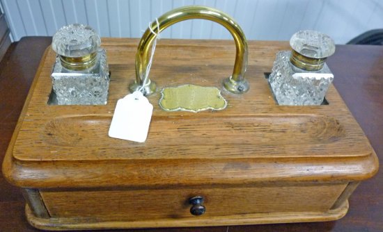 OAK INKWELL STAND WITH PRESENTATION PLAQUE DATED 1887