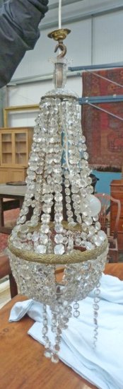 20TH CENTURY GLASS CHANDELIER WITH FACETED GLASS BEADS