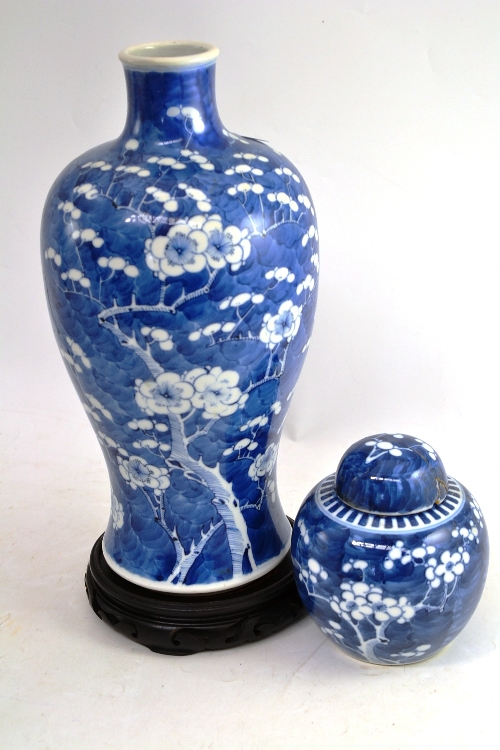 Chinese blue and white vase on stand, and a ginger jar and cover (a.f.)